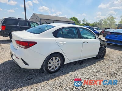 Trzecie zdjęcie samochodu z tyłu: 2021 KIA RIO S VIN:3KPA24ADXME371705 - miniatura