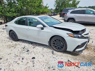Czwarte zdjęcie samochodu z boku: 2022 TOYOTA CAMRY SE VIN:4T1T11AK5NU042997 - miniatura
