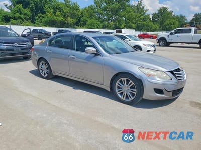 Czwarte zdjęcie samochodu z boku: 2010 HYUNDAI GENESIS 3.8L VIN:KMHGC4DE5AU085801 - miniatura