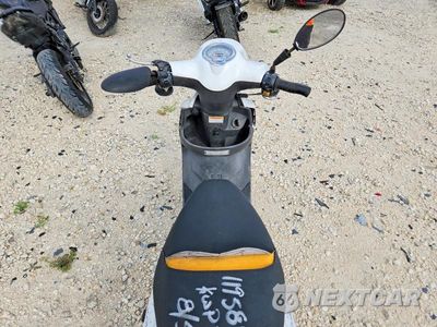 Zdjęcie 6 z 9 samochodu: 2016 GENUINE SCOOTER CO. BUDDY 50 VIN:RFVPAP5A8G1119589 - miniatura