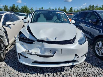 Piąte zdjęcie samochodu w środku: 2024 TESLA MODEL Y VIN:7SAYGDEE6RA296103 - miniatura