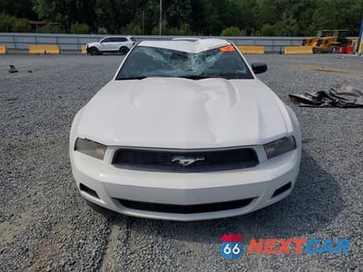 Piąte zdjęcie samochodu w środku: 2012 FORD MUSTANG VIN:1ZVBP8AM0C5287347 - miniatura