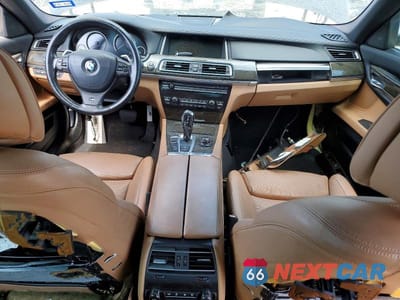 Zdjęcie 8 z 12 samochodu: 2013 BMW 750 LI VIN:WBAYE8C55DD133780 - miniatura