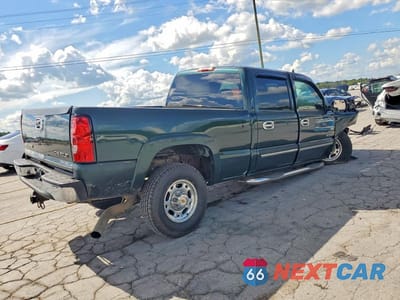 Trzecie zdjęcie samochodu z tyłu: 2003 CHEVROLET SILVERADO C2500 HEAVY DUTY VIN:1GCHC23163F125743 - miniatura