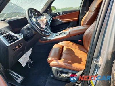 Zdjęcie 7 z 13 samochodu: 2023 BMW X7 M60I VIN:5UX33EM05P9N64033 - miniatura