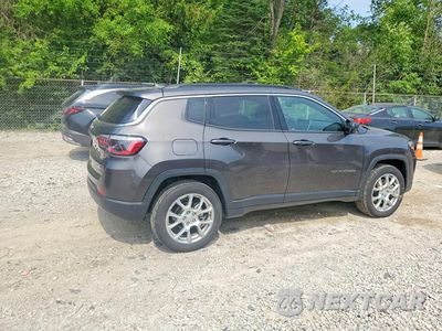 Trzecie zdjęcie samochodu z tyłu: 2023 JEEP COMPASS LATITUDE LUX VIN:3C4NJDFN1PT535994 - miniatura