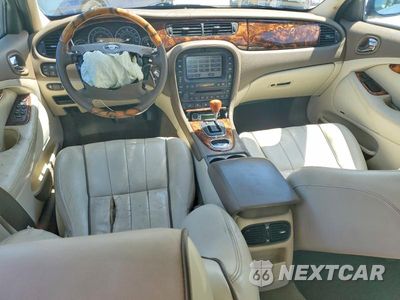 Zdjęcie 8 z 12 samochodu: 2007 JAGUAR S-TYPE 4.2 VIN:SAJWA01B27HN77293 - miniatura