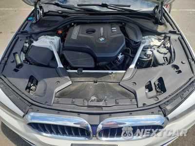 Zdjęcie 11 z 12 samochodu: 2019 BMW 530 XI VIN:WBAJA7C57KWW48109 - miniatura