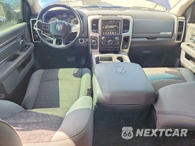 Zdjęcie 8 z 12 samochodu: 2017 RAM 1500 SLT VIN:3C6RR6LT9HG658985 - miniatura