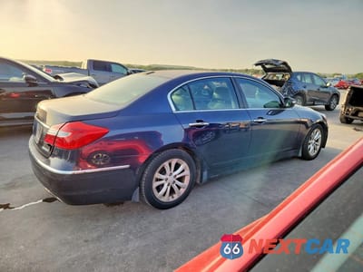 Trzecie zdjęcie samochodu z tyłu: 2013 HYUNDAI GENESIS 3.8L VIN:KMHGC4DD0DU223370 - miniatura