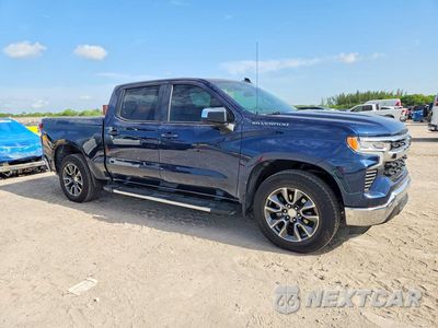 Czwarte zdjęcie samochodu z boku: 2022 CHEVROLET SILVERADO C1500 LT VIN:2GCPACED3N1509973 - miniatura