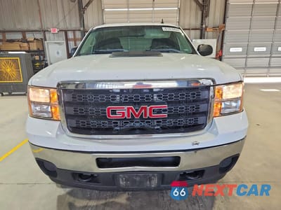 Piąte zdjęcie samochodu w środku: 2011 GMC SIERRA K2500 SLE VIN:1GT220CG6BZ413535 - miniatura