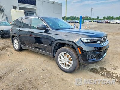Czwarte zdjęcie samochodu z boku: 2025 JEEP GRAND CHEROKEE LAREDO VIN:1C4RJHAG6SC366691 - miniatura