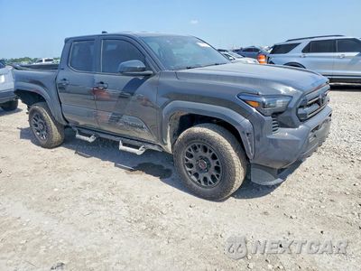 Czwarte zdjęcie samochodu z boku: 2026 TOYOTA TACOMA SR5 VIN:3TMKB5FN9TM070777 - miniatura