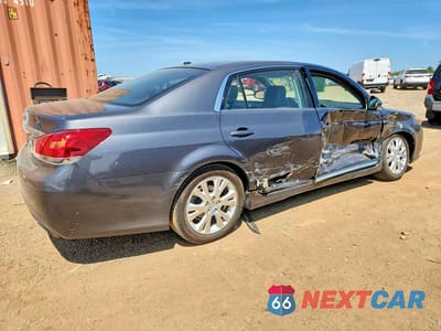 Trzecie zdjęcie samochodu z tyłu: 2011 TOYOTA AVALON BASE VIN:4T1BK3DB0BU408294 - miniatura