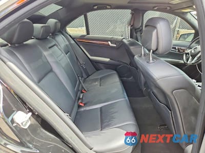 Zdjęcie 10 z 12 samochodu: 2012 MERCEDES-BENZ C 250 VIN:WDDGF4HB6CR224552 - miniatura