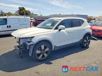 2019 VOLVO XC40 T5 MOMENTUM YV4162UK5K2111545 - główne zdjęcie licytacji z USA - miniatura