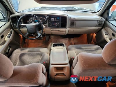 Zdjęcie 8 z 13 samochodu: 2002 CHEVROLET SUBURBAN C2500 VIN:3GNGC26G52G253083 - miniatura