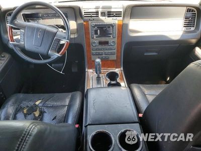 Zdjęcie 8 z 12 samochodu: 2011 LINCOLN NAVIGATOR L VIN:5LMJJ3J57BEJ00432 - miniatura