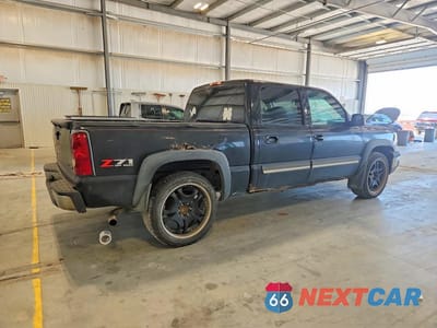 Trzecie zdjęcie samochodu z tyłu: 2004 CHEVROLET SILVERADO K1500 VIN:2GCEK13T441304597 - miniatura
