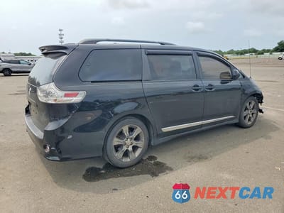 Trzecie zdjęcie samochodu z tyłu: 2012 TOYOTA SIENNA SPORT VIN:5TDXK3DC8CS232233 - miniatura