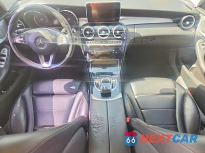 Zdjęcie 8 z 12 samochodu: 2015 MERCEDES-BENZ C 300 VIN:55SWF4JB0FU045285 - miniatura