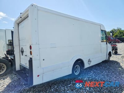 Trzecie zdjęcie samochodu z tyłu: 2013 ISUZU NPR DELIVERY VAN VIN:JALB4T176D7W00172 - miniatura