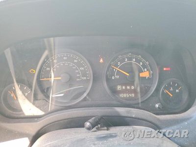 Zdjęcie 9 z 14 samochodu: 2015 JEEP COMPASS SPORT VIN:1C4NJCBA3FD386389 - miniatura
