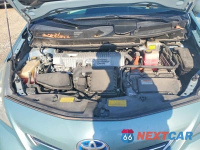 Zdjęcie 11 z 12 samochodu: 2013 TOYOTA PRIUS V TWO VIN:JTDZN3EU4D3189245 - miniatura