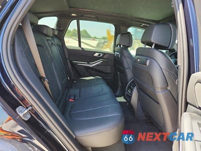 Zdjęcie 10 z 12 samochodu: 2026 BMW X5 M60I VIN:5UX33EU04T9220719 - miniatura