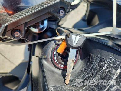 Zdjęcie 8 z 9 samochodu: 2018 KAWASAKI ZR900 VIN:JKAZR2B18JA004785 - miniatura