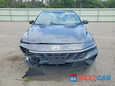 Piąte zdjęcie samochodu w środku: 2025 HYUNDAI ELANTRA SEL SPORT VIN:KMHLM4DG2SU964459 - miniatura