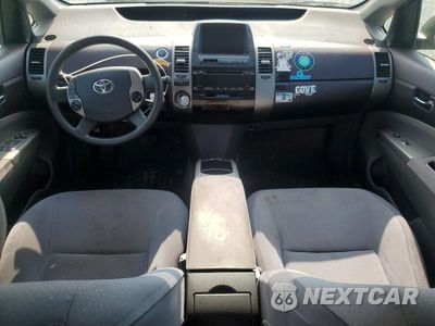 Zdjęcie 8 z 12 samochodu: 2004 TOYOTA PRIUS BASE VIN:JTDKB20U940111587 - miniatura