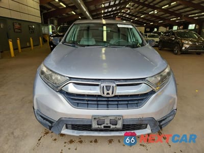 Piąte zdjęcie samochodu w środku: 2018 HONDA CR-V LX VIN:2HKRW5H38JH415444 - miniatura