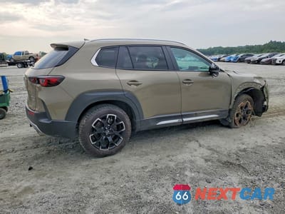 Trzecie zdjęcie samochodu z tyłu: 2025 MAZDA CX-50 BASE VIN:7MMVABXY2SN322607 - miniatura