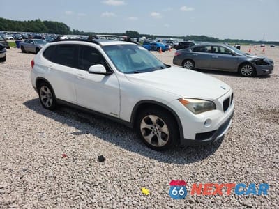 Czwarte zdjęcie samochodu z boku: 2013 BMW X1 SDRIVE28I VIN:WBAVM1C57DVW46486 - miniatura