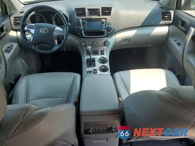 Zdjęcie 8 z 13 samochodu: 2013 TOYOTA HIGHLANDER HYBRID XLE/HYBRID LE VIN:5TDBK3EH5DS221082 - miniatura
