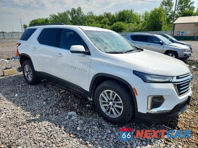 Czwarte zdjęcie samochodu z boku: 2023 CHEVROLET TRAVERSE LT VIN:1GNERGKW9PJ293379 - miniatura