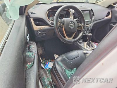 Zdjęcie 8 z 13 samochodu: 2016 JEEP CHEROKEE LIMITED VIN:1C4PJMDB9GW175241 - miniatura