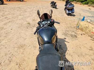 Zdjęcie 6 z 9 samochodu: 2016 HONDA CBR650 F VIN:MLHRC7402G5200230 - miniatura
