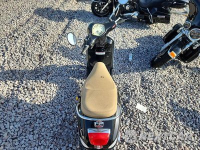 Zdjęcie 6 z 9 samochodu: 2013 VESPA LX 150IE VIN:ZAPM688F5D5004205 - miniatura