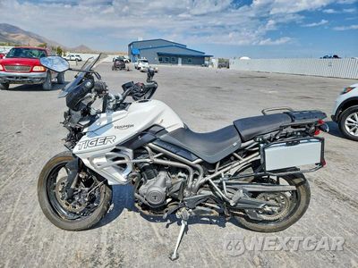 Trzecie zdjęcie samochodu z tyłu: 2018 TRIUMPH MOTORCYCLE TIGER 800 XRX VIN:SMTE02BF8JT875833 - miniatura