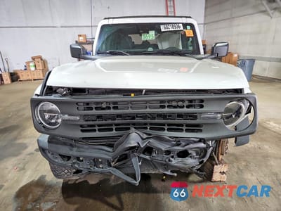 Piąte zdjęcie samochodu w środku: 2023 FORD BRONCO BASE VIN:1FMEE5DP2PLB18650 - miniatura