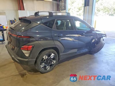 Trzecie zdjęcie samochodu z tyłu: 2024 HYUNDAI KONA SEL VIN:KM8HB3AB1RU105534 - miniatura
