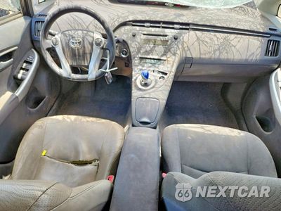 Zdjęcie 8 z 12 samochodu: 2011 TOYOTA PRIUS TWO VIN:JTDKN3DU2B5336201 - miniatura