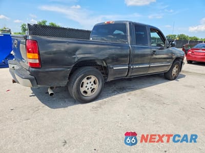 Trzecie zdjęcie samochodu z tyłu: 2002 CHEVROLET SILVERADO C1500 VIN:2GCEC19V821216624 - miniatura