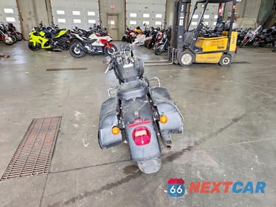 Czwarte zdjęcie samochodu z boku: 2010 HARLEY-DAVIDSON FLSTFB VIN:1HD1JN513AB015340 - miniatura
