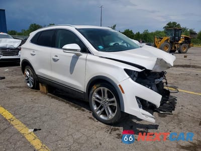 Czwarte zdjęcie samochodu z boku: 2018 LINCOLN MKC RESERVE VIN:5LMCJ3D9XJUL14147 - miniatura