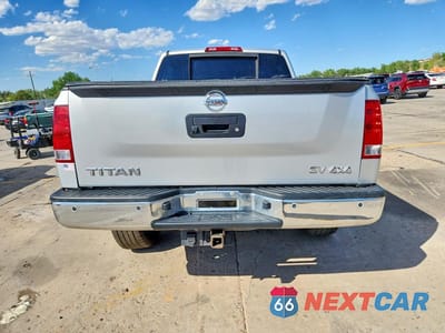 Zdjęcie 6 z 12 samochodu: 2015 NISSAN TITAN SV VIN:1N6AA0EC4FN504127 - miniatura