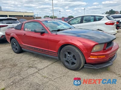 Czwarte zdjęcie samochodu z boku: 2006 FORD MUSTANG VIN:1ZVFT80N565250483 - miniatura